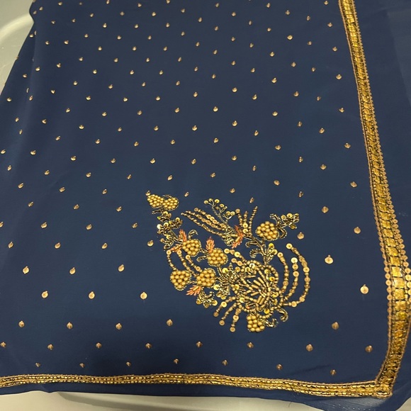 COPY - Desiner sari   in dark blue color with matching blouse - Picture 2 of 4